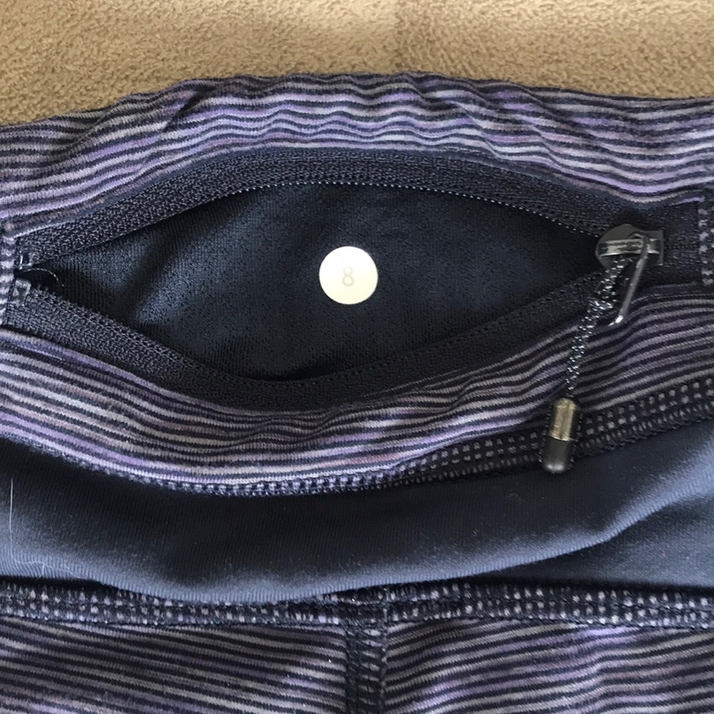 Awesome lululemon Capri leggings - Picture 3 of 3